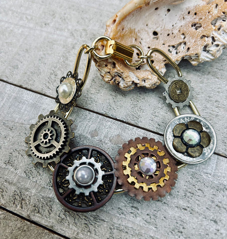 Coins and Gears Bracelet - gold oval links