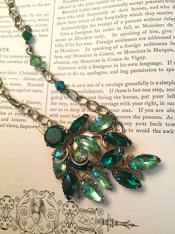 Emerald Green Vintage Necklace