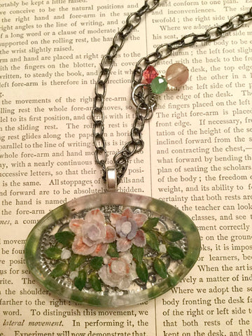 Vintage Intaglio Glass Flower Necklace