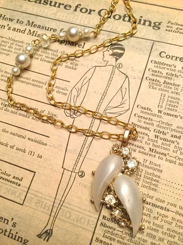 Pearlescent Moonglow Talons Necklace