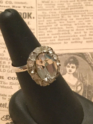 Vintage Oval Rhinestone Ring
